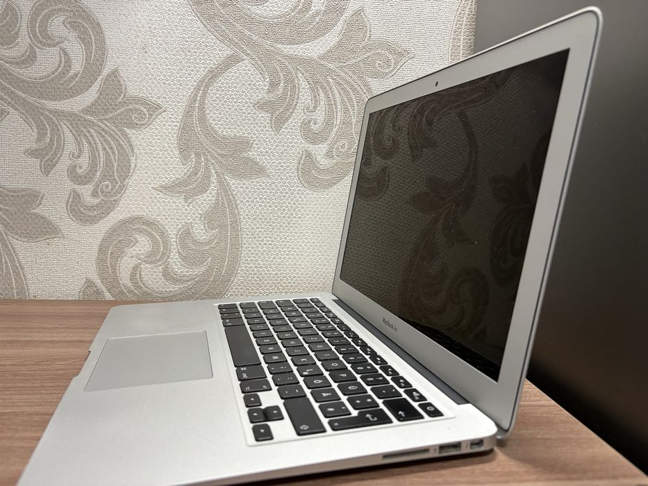 Apple MacBook Air 13 a1466 i5/8gb/128gb ноутбук