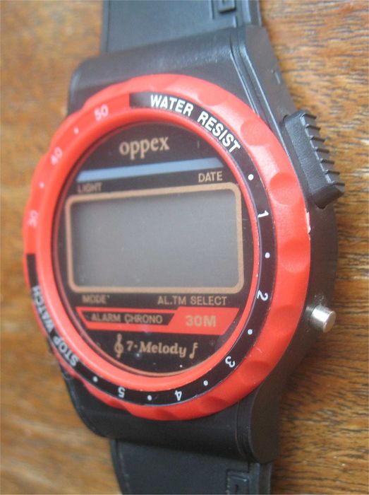 Relógio Digital Vintage - Oppex - Alarm Chrono
