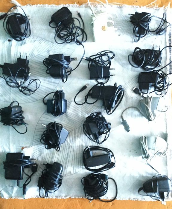 Продам блоки питания для  телефонов.