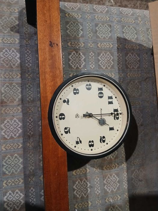 Вінтажні настінні годинники ЯНТАРЬ 2шт і один камінний