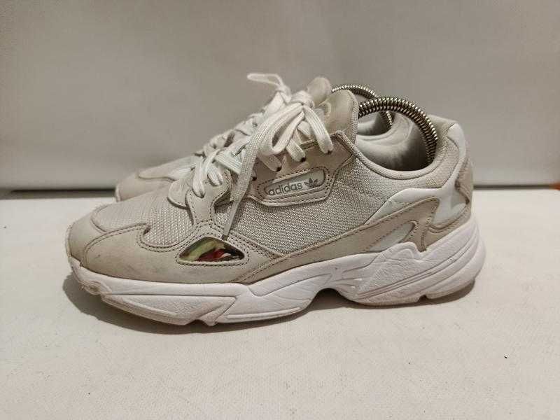 Кросівки жіночі Adidas Falcon w білі B28128 розмір 42: 1 850 грн