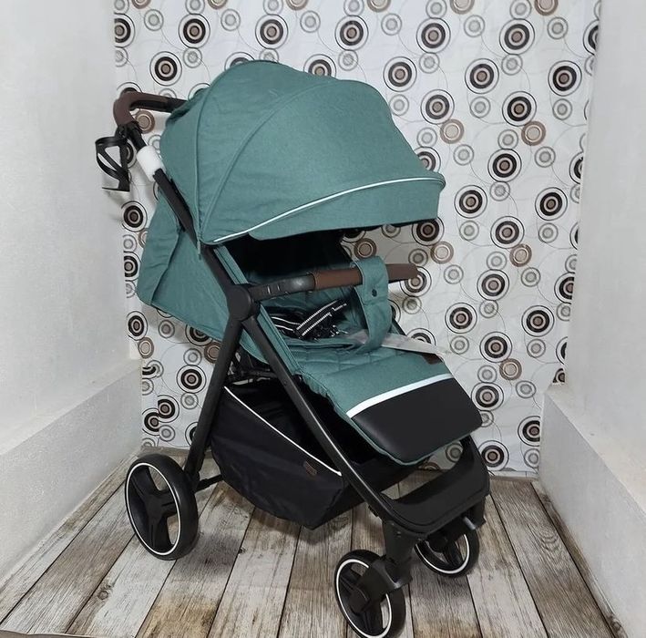 Коляска прогулочная Carrello Bravo