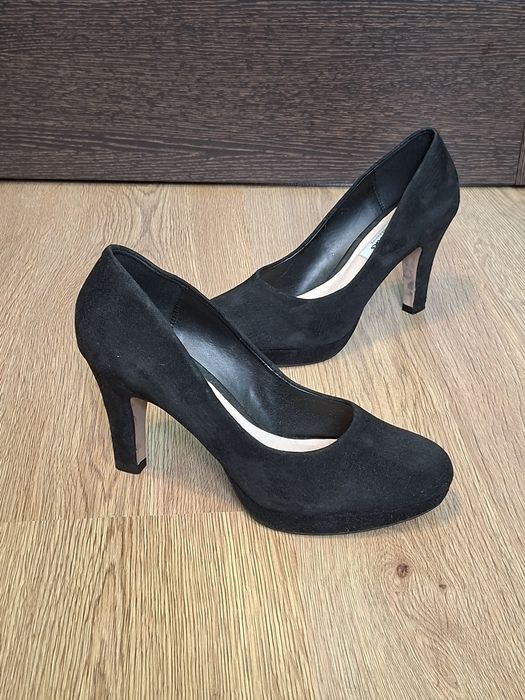 Czółenka 37.5 zamszowe Clarks