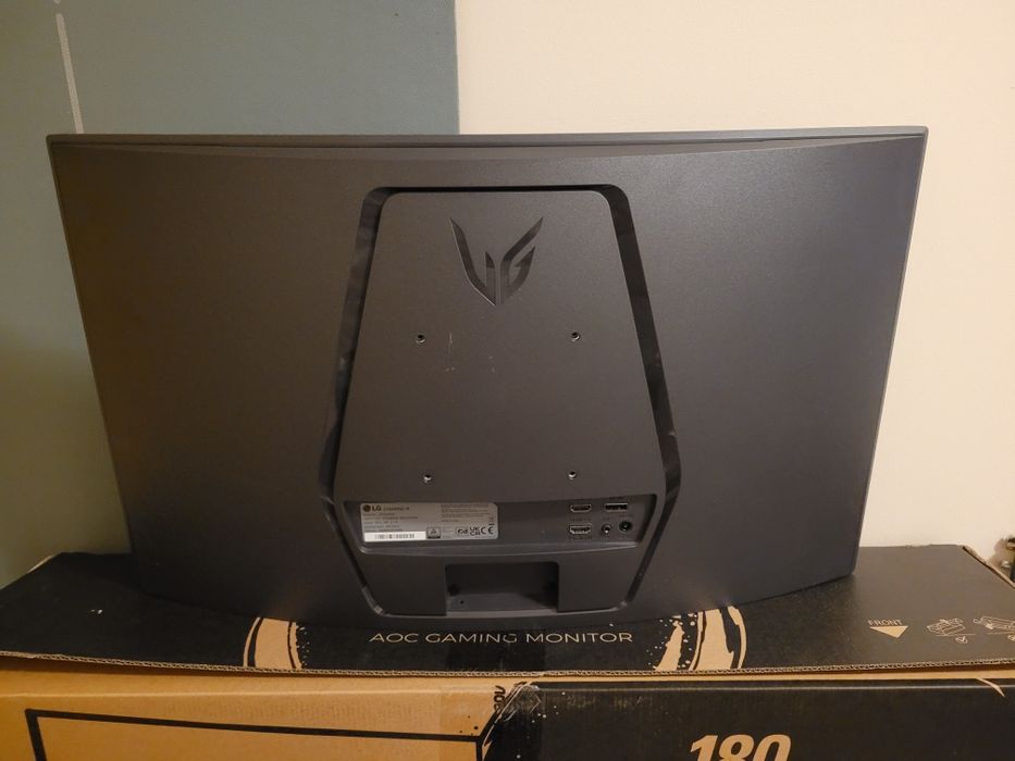 LG UltraGear 27GS60QC-B, 180 Hz, 2k, 27 cali, zakrzywiony