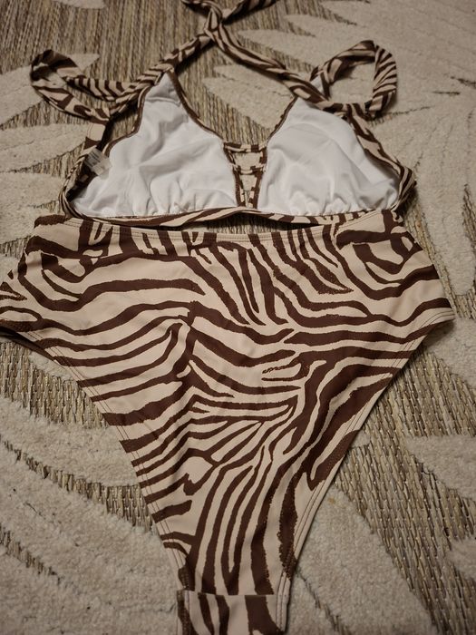 Strój kąpielowy dwuczęściowy rozmiar XL  zebra.