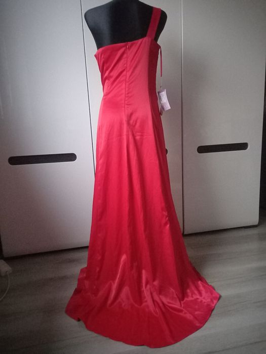 sukienka wieczorowa czerwień bal studniowka  wesele tren nowa FisTan A