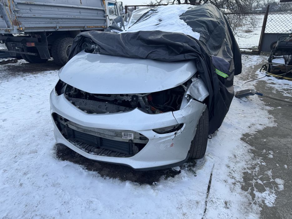 Капот Chevrolet Bolt EV