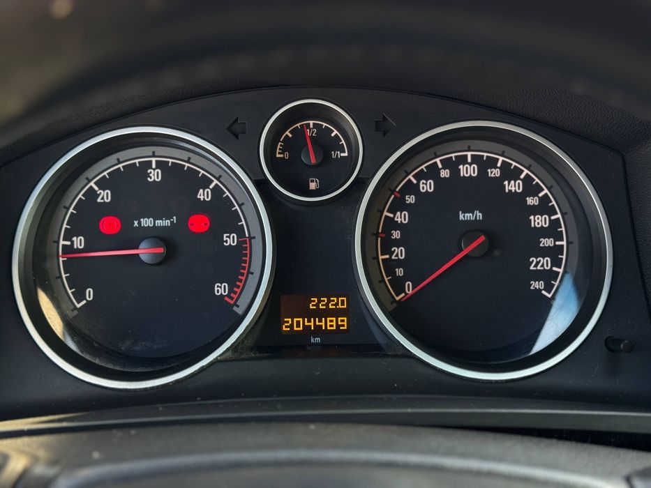 Opel Zafira B 2012