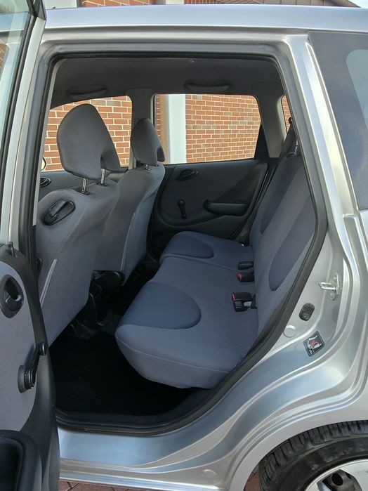 Honda Jazz 1.2 i-DSI 78cv |  AR CONDICIONADO