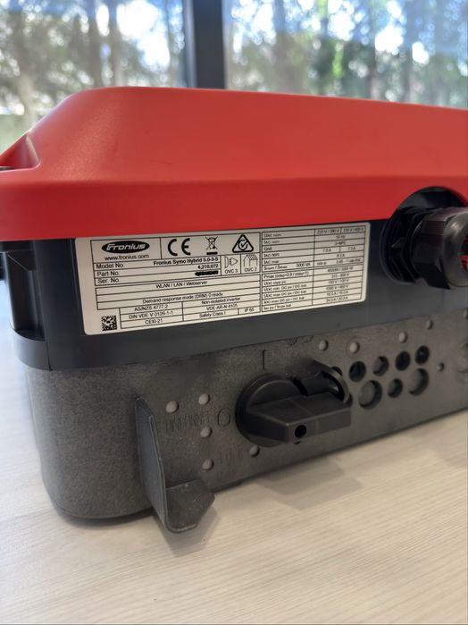 Inversor Solar Fotovoltaico Fronius Symo Hybrid 5 kW Trifásico