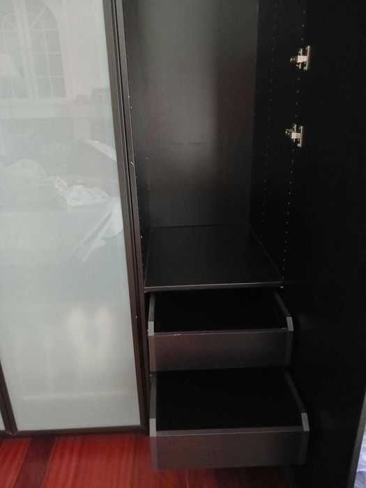Guarda fatos IKEA com sapateira
