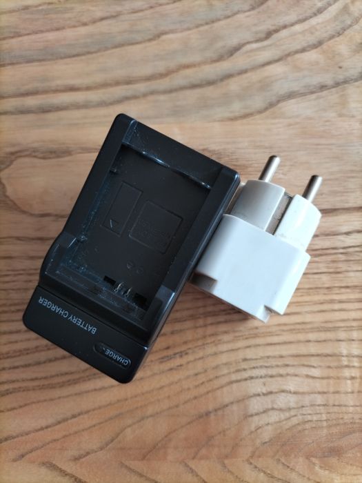 Продам зарядное устройство для аккумуляторов NP-FW50