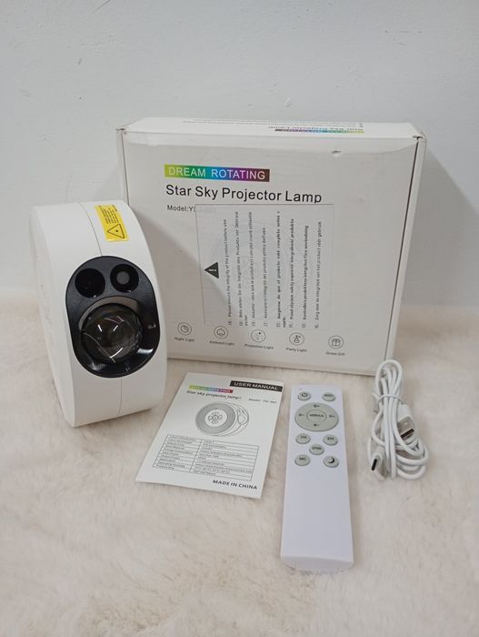 Projektor gwiazd, księżyc, gwieździste niebo