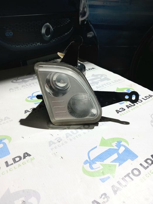 Farol de nevoeiro frente direito Smart Roadster