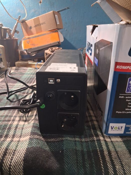 Безперебійний блок живлення UPS1квт
