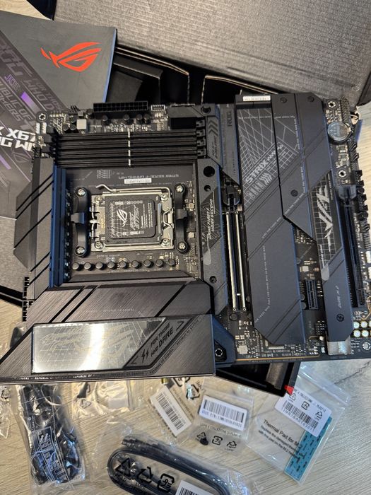 Asus Rog x670e-f gaming Материнська плата