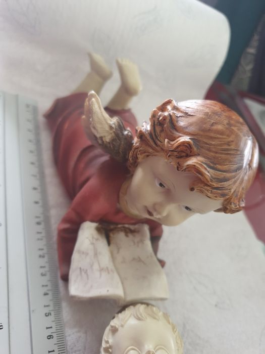 Anioł figurka z poliresingu