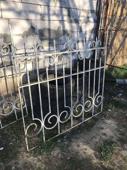 Продам решетки металические на окна