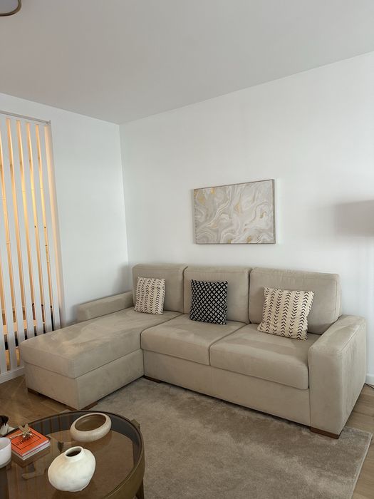 Sofá com chaise longue