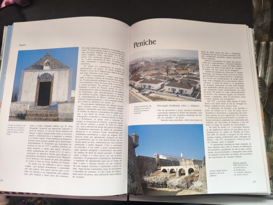 Livro "Por Terras de Portugal" 
Editado pela seleções do Riders digest