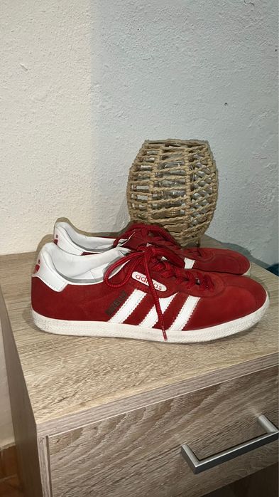 Tenis adidas gazelle t39
