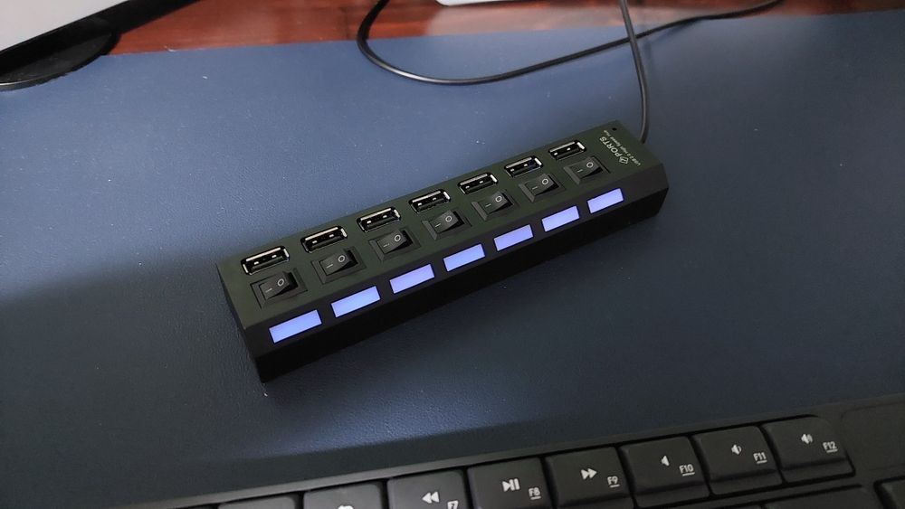 7-Port USB Hub with On/Off Button64550307092355120