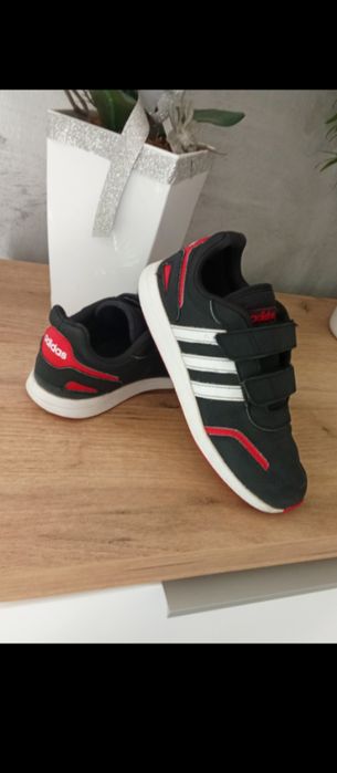 Czarne buty adidas chłopięce na rzepy 33
