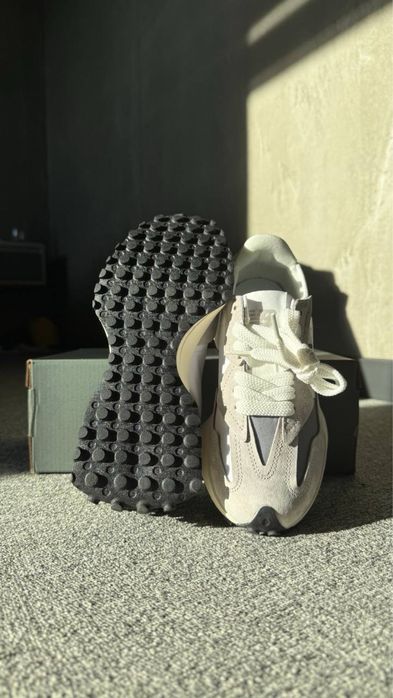 Ретро-кросівки NB327