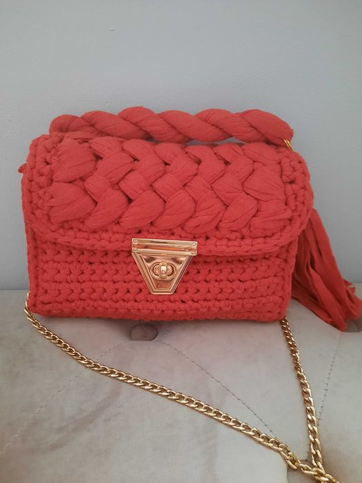 Czerwona torebka handmade z przędzy bawełnianej