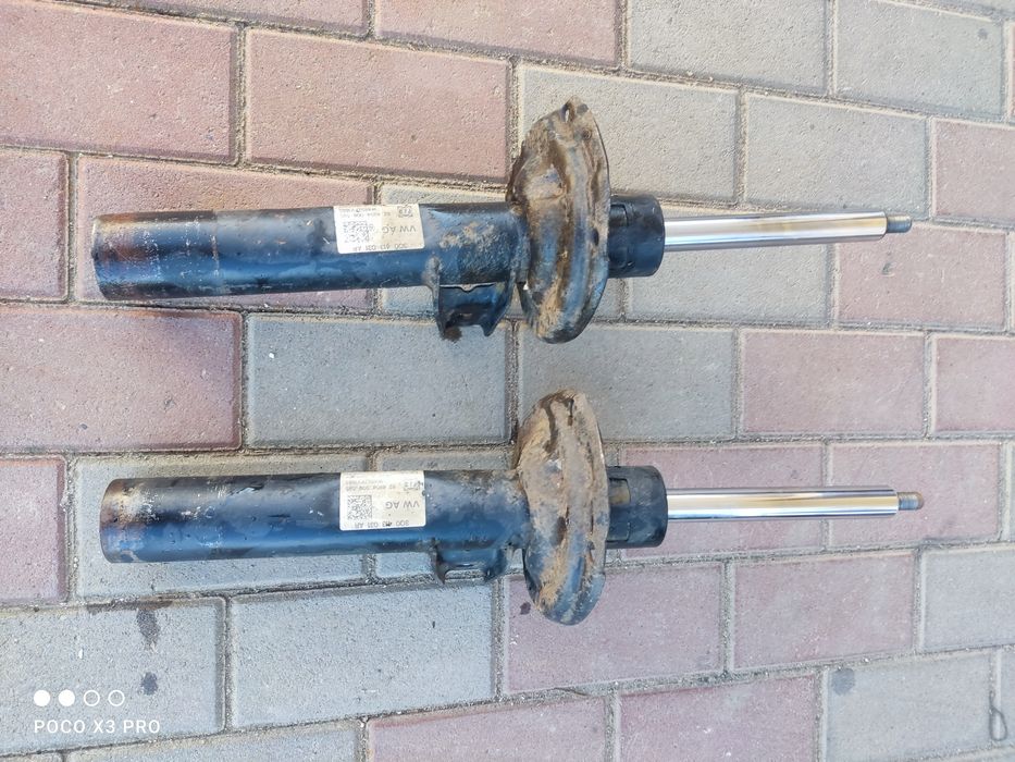 Продам оригінальні передні стійки Фольксваген Пассат б8