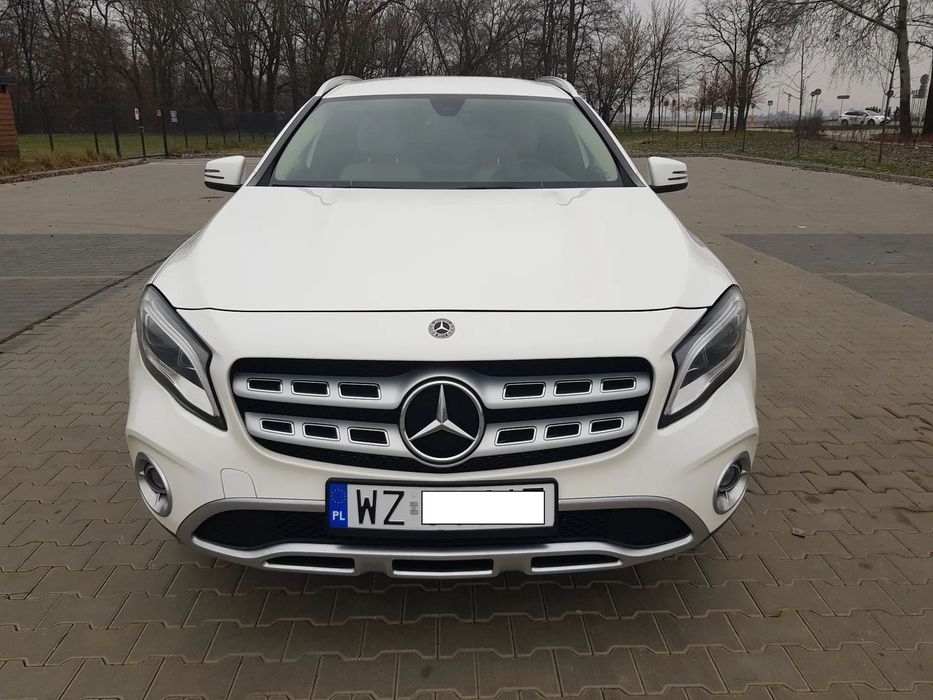Mercedes-Benz GLA jasny środek, niski przebieg , automat