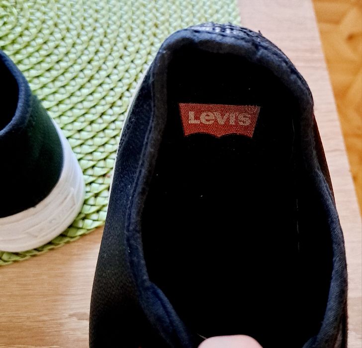 Tenisówki czarne, Levis, rozm. 38
