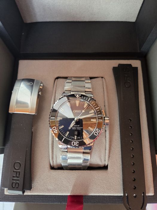 Годинник Oris Aquis Date 01 733 7730 43.5mm