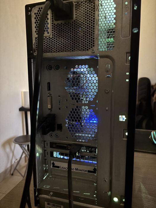 Computador Gaming i5-9400 + Monitor AOC