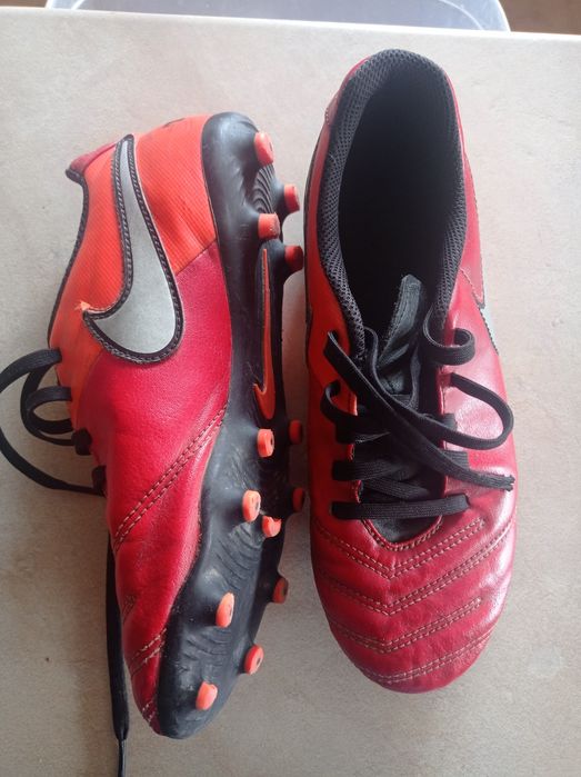 Sprzedam buty korki 41 i 38 !
