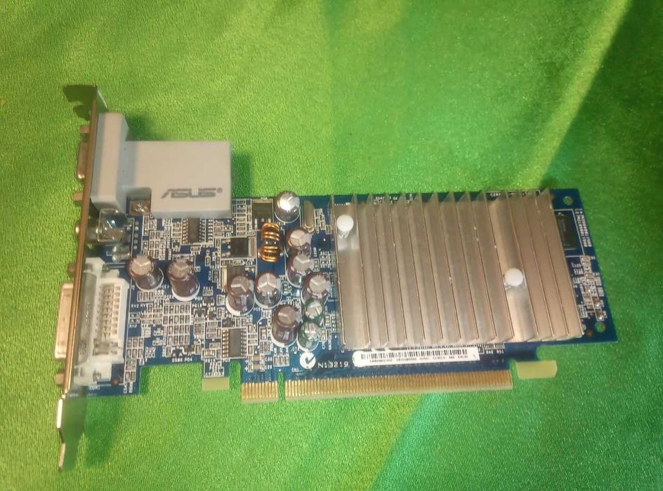 Видеокарта ASUS GeForce 6200