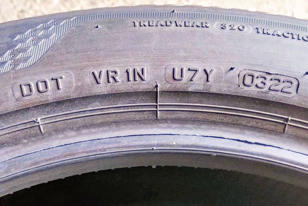 Шини літні R18 225/50 Bridgestone Turanza T005
