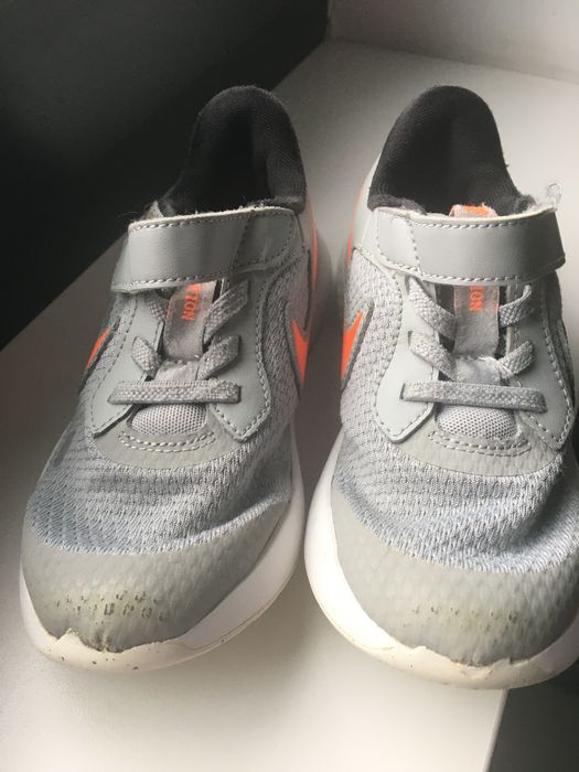 Buty nike rozmiar 28 idealne do przedszkola na rzepy