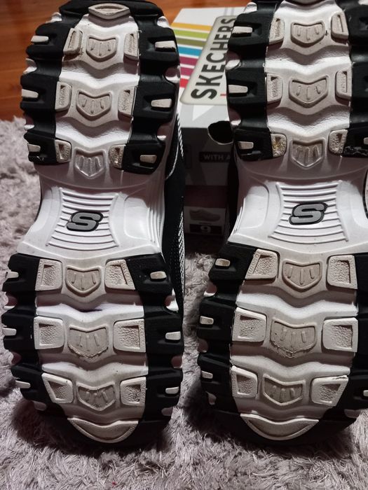 Sapatilhas/ ténis skechers