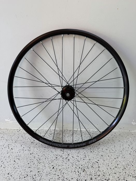 Kolo przednie 26” DIRT Joytech 15x100 Dartmoor Sapim GRAY
