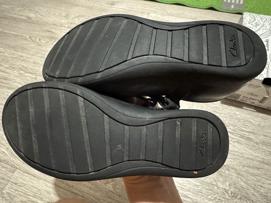 Туфлі Clarks шкіряні кожа