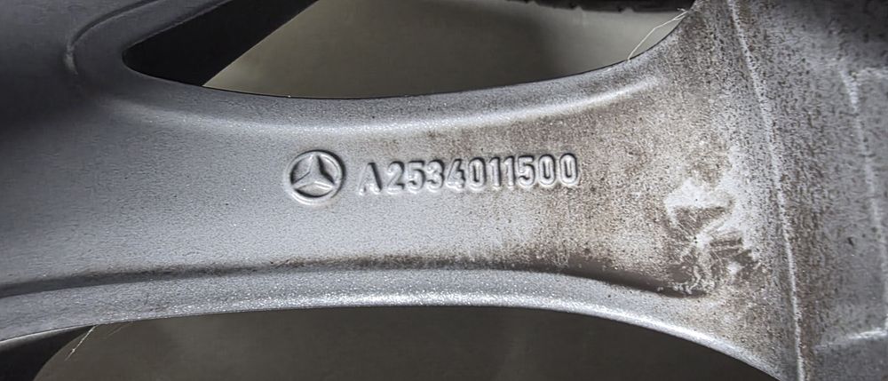 Alufelgi  Mercedes GLC Opony 235/60 R18 zimowe