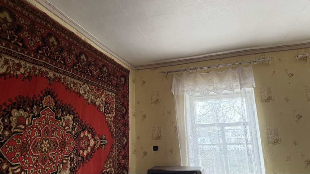 Будинок з ділянкою