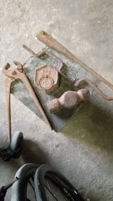 ferramentas muito antigas