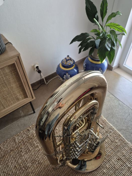 Tuba Thomann em Fá com 6 chaves