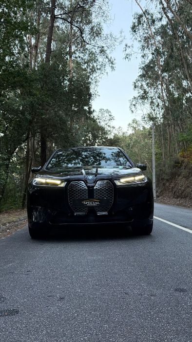 BMW iX xDrive 40 Pack Desportivo foto 3
