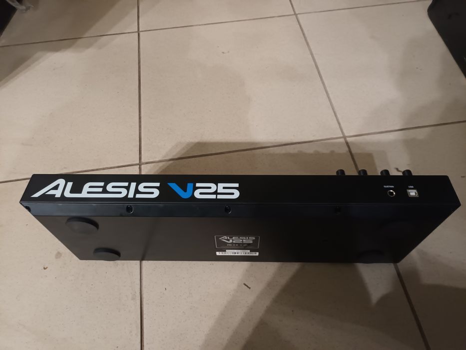MIDI клавіатура ALESIS V25