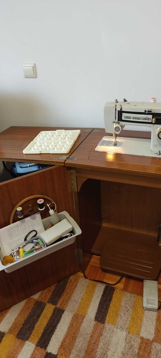 Máquina de costura usada