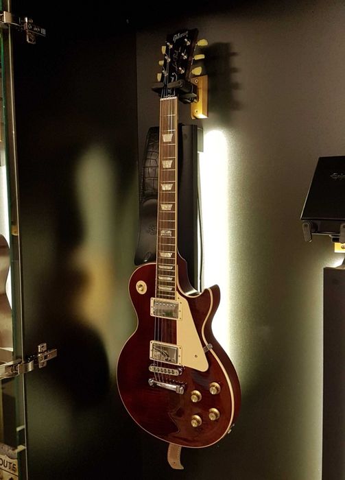 Szafa na gitary witryna podświetlana LED szklane drzwi uchwyty Hercule