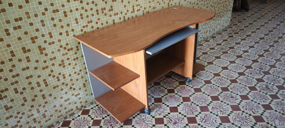 Secretária de trabalho.